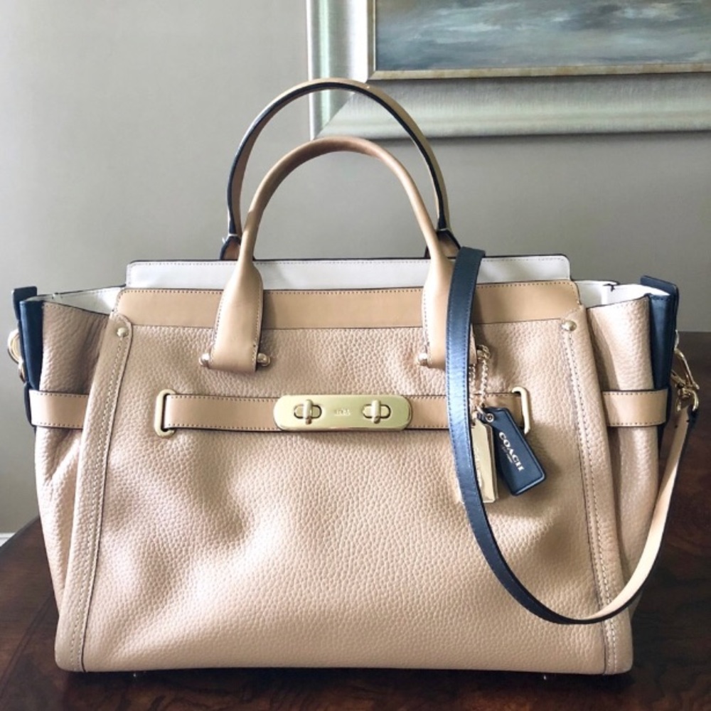 Coach Swagger 37 Nude Colorblock